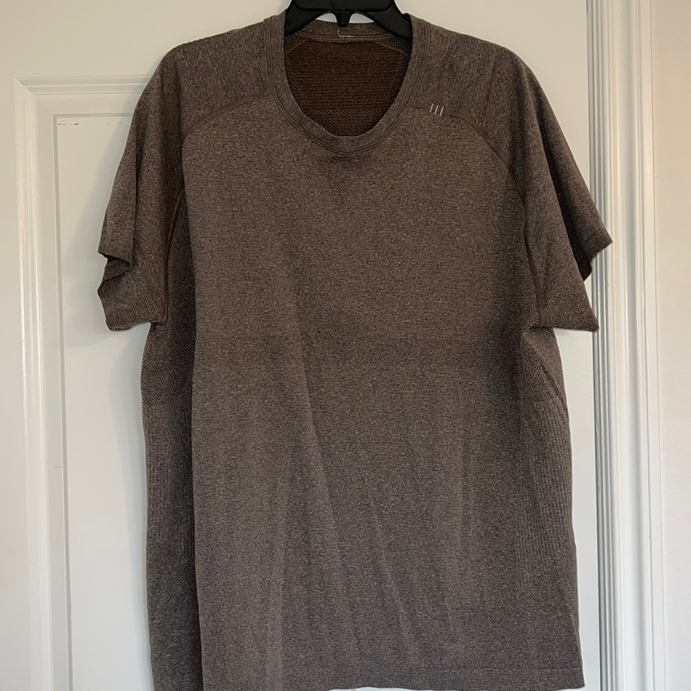 ^SOLD^ Men’s lululemon shirt